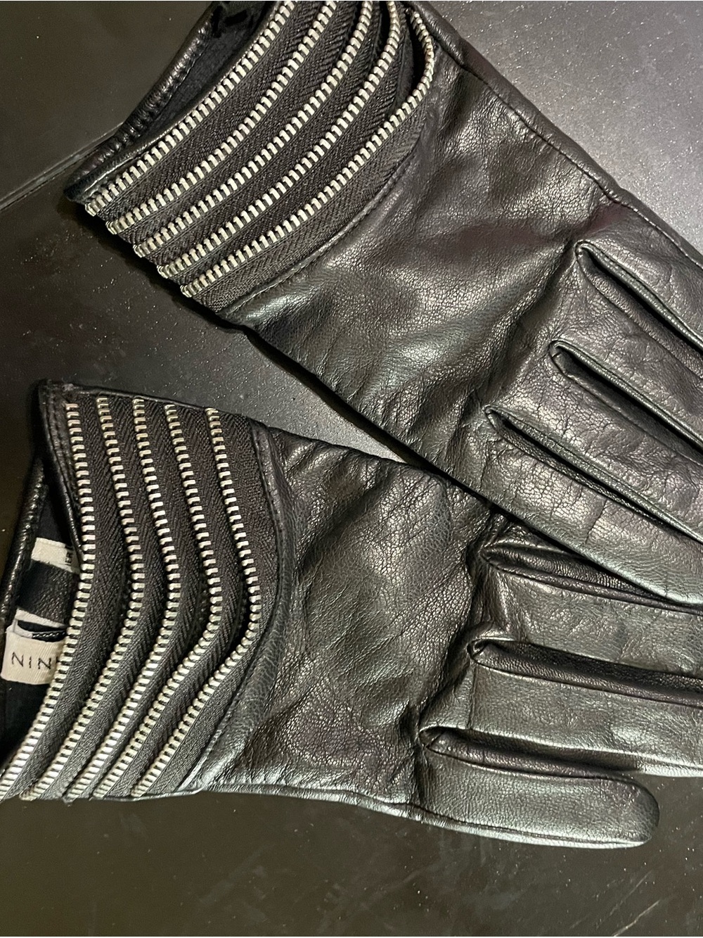 Nine West black leather ladies gloves w zipper detail biker driving